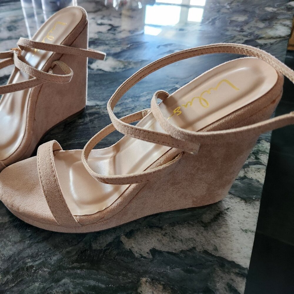Lulu's dusty pink wedge Sz 9